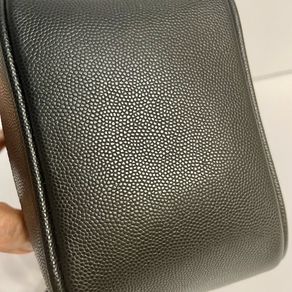 Saint Laurent 80s Vanity Grain de Poudre Quilted Shoulder Bag - Picture 9 of 12